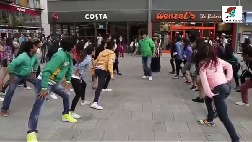 White UK People Dance On Hindi Song Chitiyaa Claaiyee