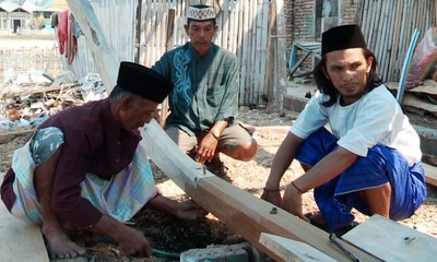 Ritual Lahirnya Perahu Mandar