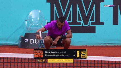 Quand Kyrgios fait un morpion en plein match !