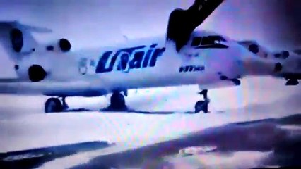 Licenziato dall'aeroporto si vendica distruggendo un aereo con una ruspa.