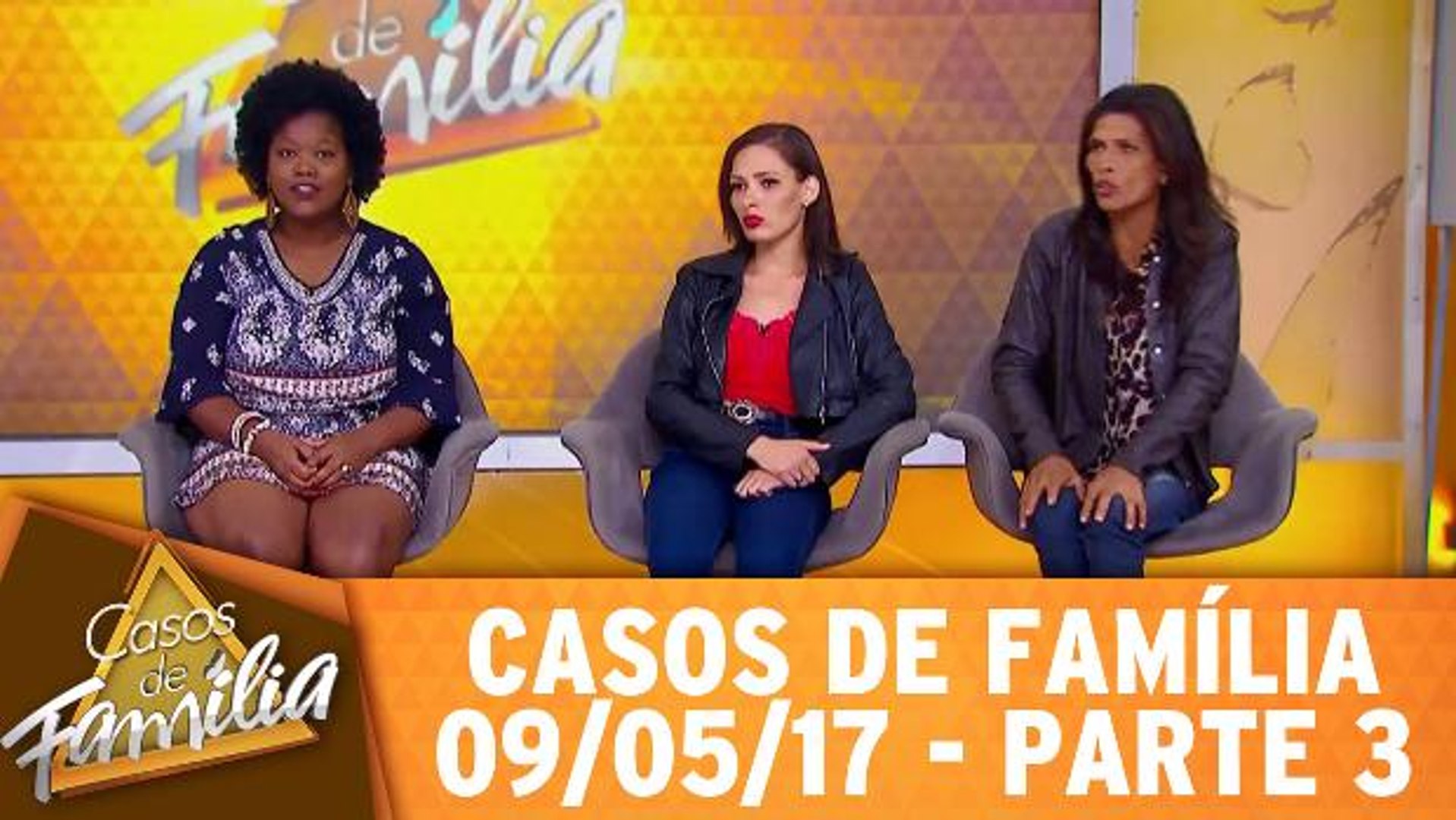 Mexe com a minha mãe e você vai apanhar, vizinha safada! - 09.05.17 - Parte 3