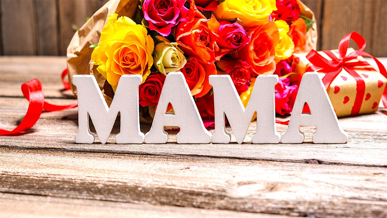 Gifts for Mom: 12 Gift Ideas Based On Her Zodiac Sign