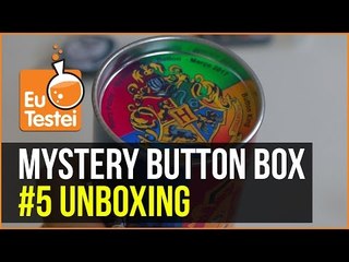 Uma pequena caixa cheia de bottons - Vídeo Unboxing EuTestei Brasil