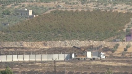 تركيا تبني جدارا عازلا على حدودها مع إيران