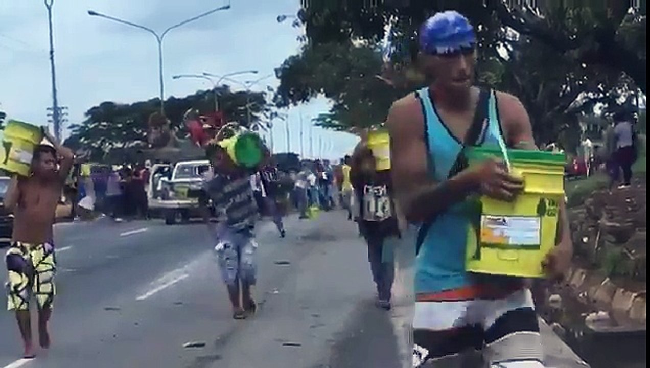 05 Mayo de 2017 - Saqueos en Valencia Edo. Carabobo - Venezuela