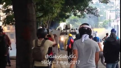 03 Mayo de 2017 - Enfrentamiento entre manifestantes con la GNB en Caracas