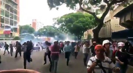 08 Mayo 2017  - Represión contra manifestación opositora en la AV Páez de El Paraíso