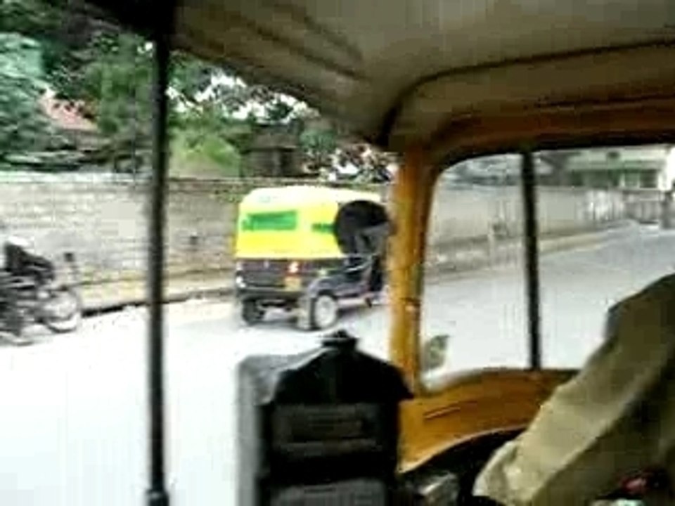 rickshaw dans bangalore