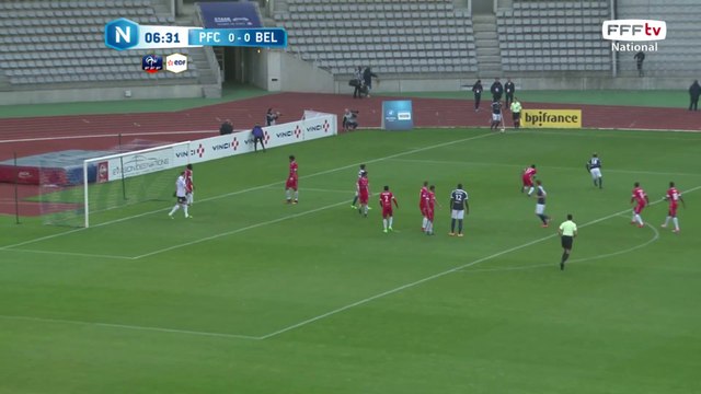 Corner joué en deux fois mais le centre est directement sur le gardien.