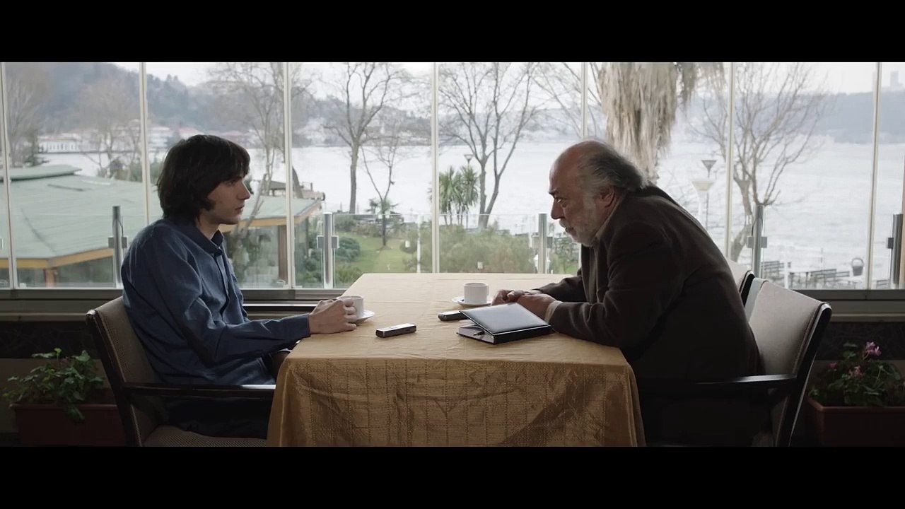 Ağustos Böcekleri ve Karıncalar - Fragman