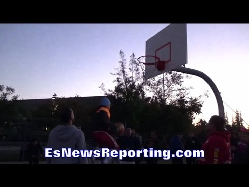 MANNY PACQUIAO BALLIN UP; GOTS WET JUMPER - EsNews Boxing