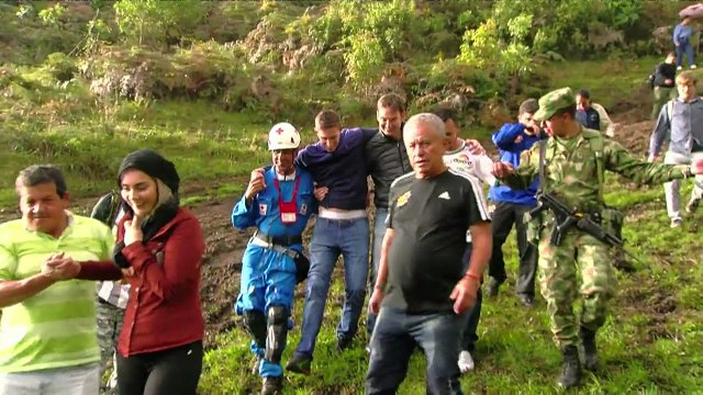 Sobreviventes visitam local da tragédia da Chapecoense
