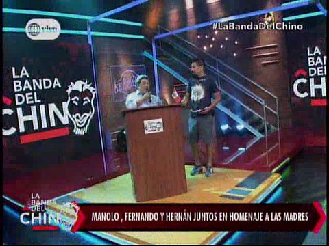 Manolo Rojas Fernando Armas y Hernan Vidaurre juntos en homenaje a las madres en La Banda