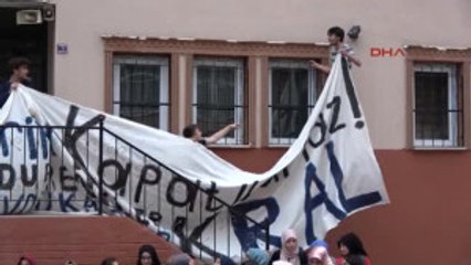 Rize'de Okulları Kapatılacak Liselilerden Sessiz Oturma Eylemi