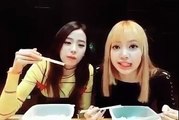[BlackPink]น้องลิซ่าสอนพี่จีซูพูดไทย Lisa teachs Jisoo how to speak thai