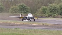 Cet avion arrache la piste au décollage - Avion Vampire T11