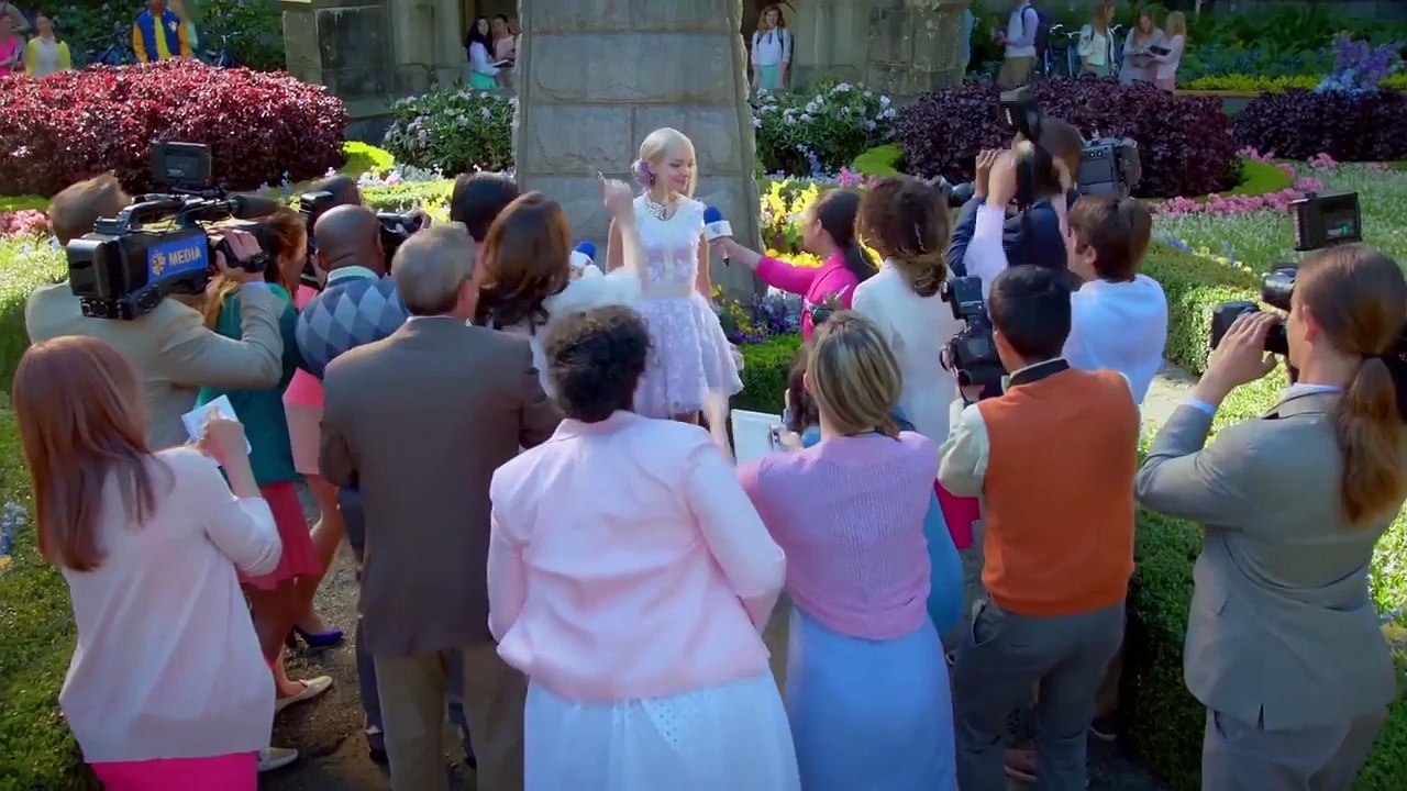 DESCENDANTS 2 Extended Trailer (2017)