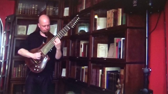 Guitars with more than 6 strings / Robert Ritchiesse plays Allan Holdsworth on 11 strings / Ruben Diaz