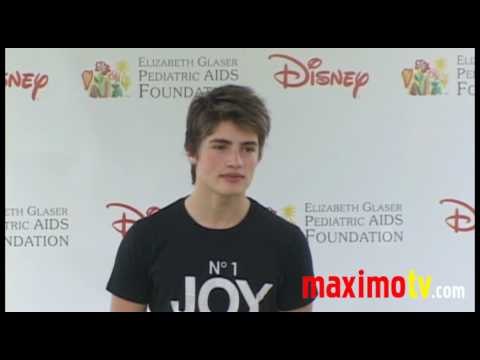 Gregg Sulkin Arrives at A Time For Heroes Celebrity Picnic June 13, 2010