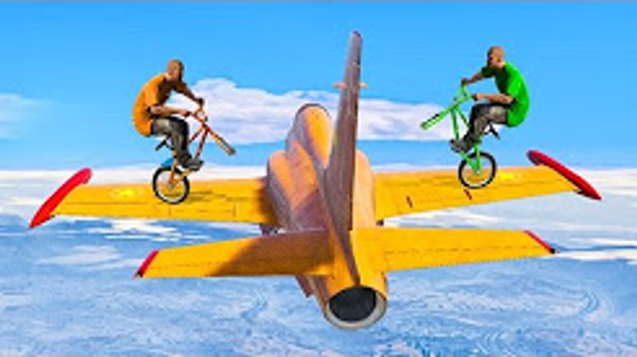 KWEBBELKOP-2 BIKES vs. 1 PLANE! (GTA 5 Funny Moments)