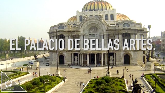 Blanco por fuera, negro por dentro, el palacio que vive en dos épocas distintas