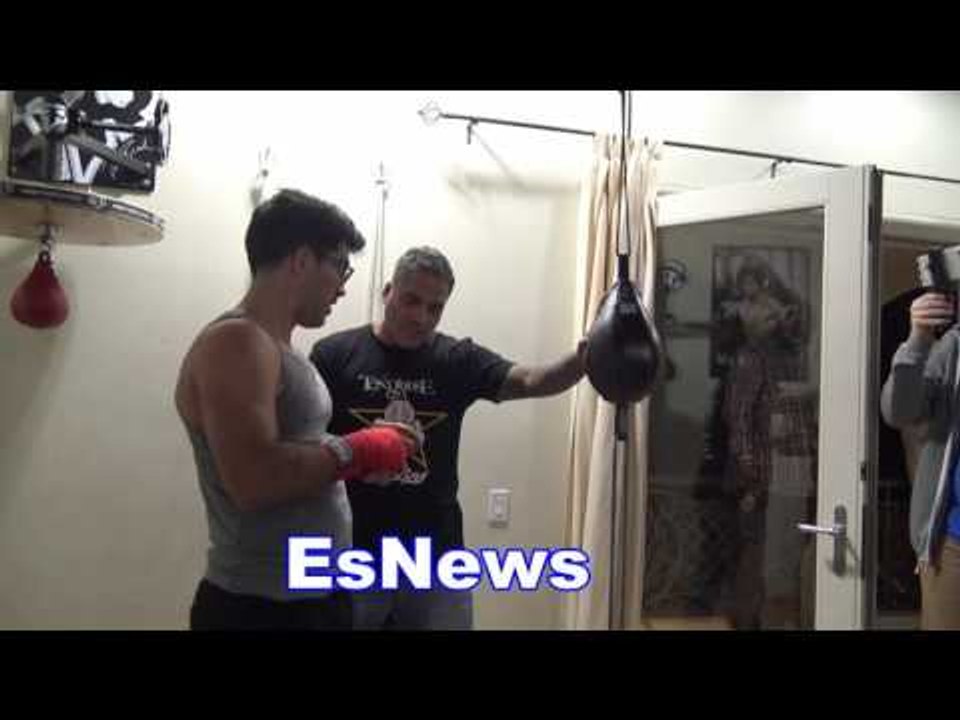 ricky funez and tai lopez working speedbag at tai's home beverly hills ca EsNews Boxing