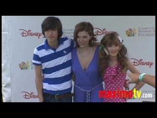 Bella Thorne and Dani Thorne Arriving at "A Time For Heroes" Celebrity Picnic