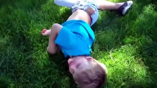baby-kids-fails-2015-funny-baby-fail-hour-compilation-6