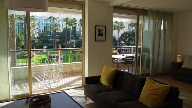 Cannes Croisette - Vente Appartement traversant de 4 pièces de 107 m² - Double terrasse - Vue mer
