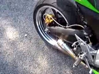 Z750 avec pot laser R6 2007