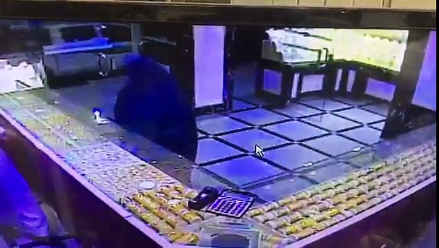 سطو مسلح على محل ذهب
