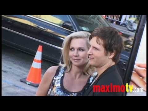 Peter Facinelli and Jennie Garth at Letters To Juliet Los Angeles Premiere May 11, 2010