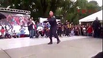 POLICIAS BAILANDO CUMBIA MEXICANA Nicolás Logan