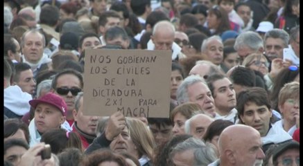 Argentinos marchan contra ley que beneficia a represores de dictadura