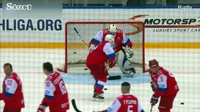 Putin, buz üzerinde bir kez daha performans gösterdi