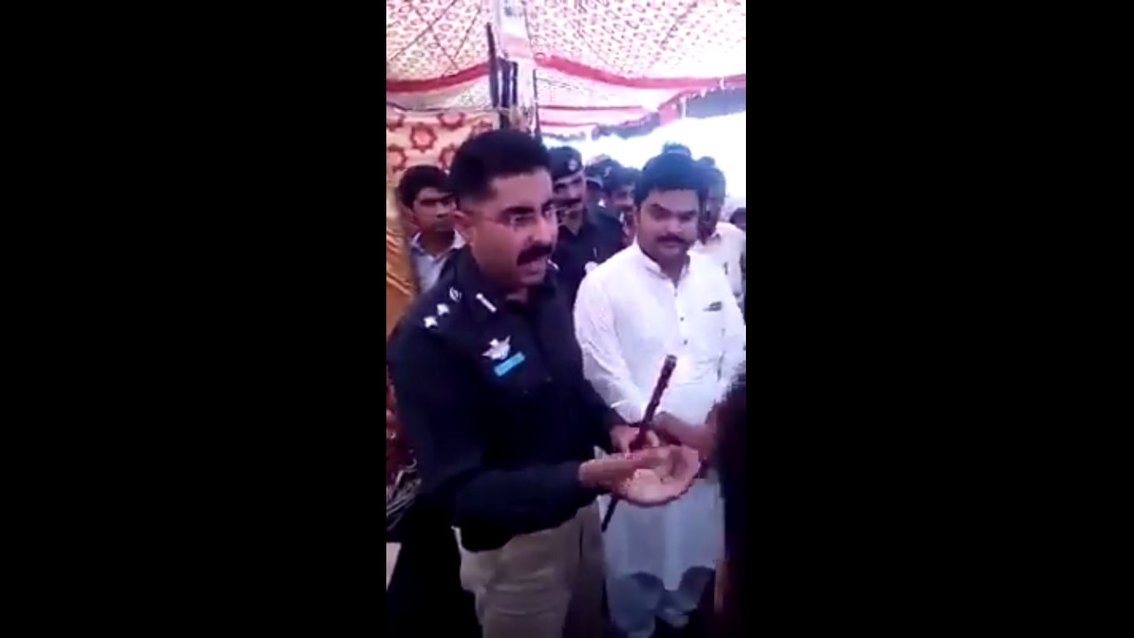 Aj bhe emaan dar Police officers majood hein