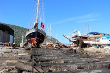 Fatih Sultan Mehmet'ten İlham Aldı, Teknesini Karadan Yürüttü
