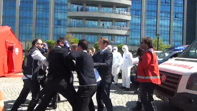 Kimyasal patlama yaşandı, tatbikat gerçeğini aratmadı
