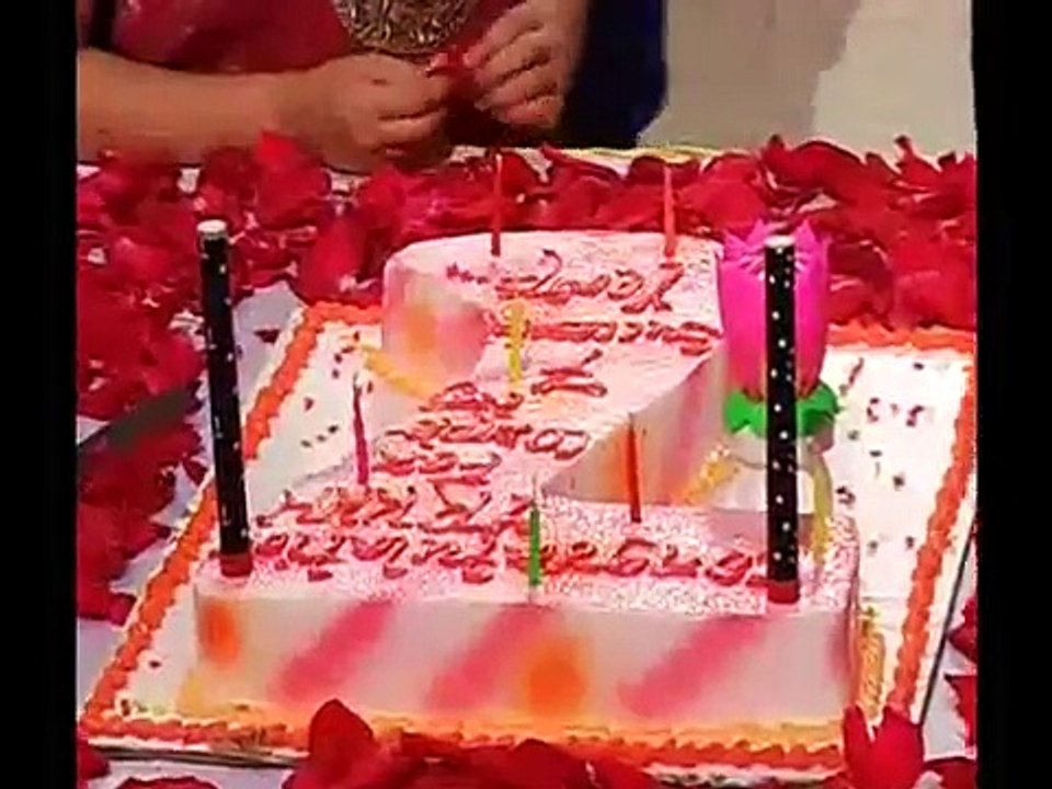 Cake Cutting, Masti and Fun on The Set of Star Plus Tv Serial 'Yeh Rishta Kya Kehlata Hai'