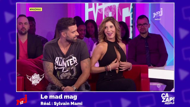 Le décolleté vertigineux d'une invitée du Mad Mag