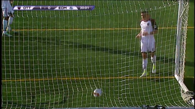 Ce gardien de but va commettre une énorme boulette