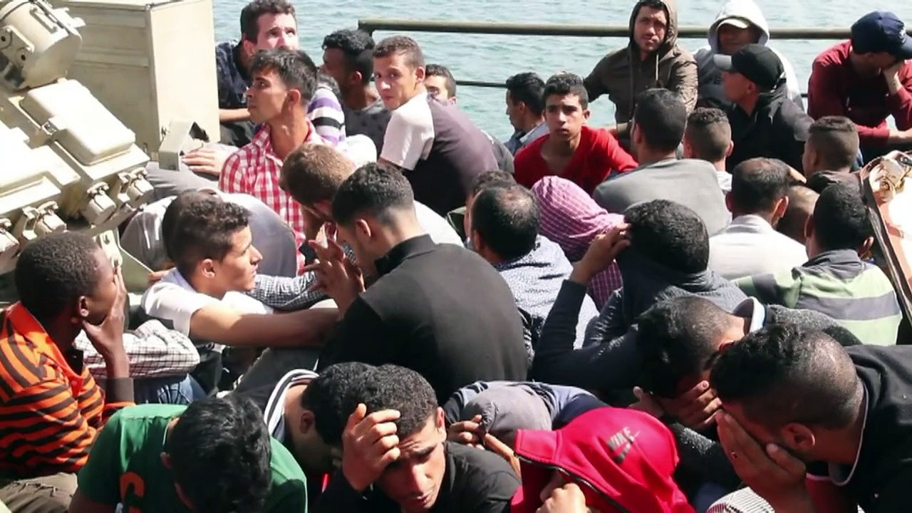 اعتراض وإنقاذ نحو 500 مهاجر قبالة ليبيا