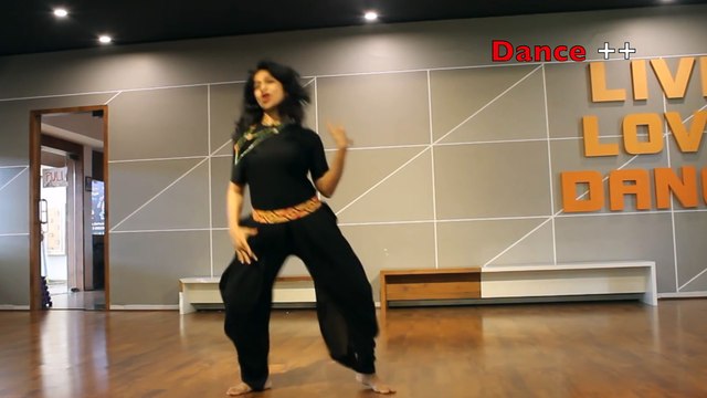 indian hot girls dance in home you must see this!