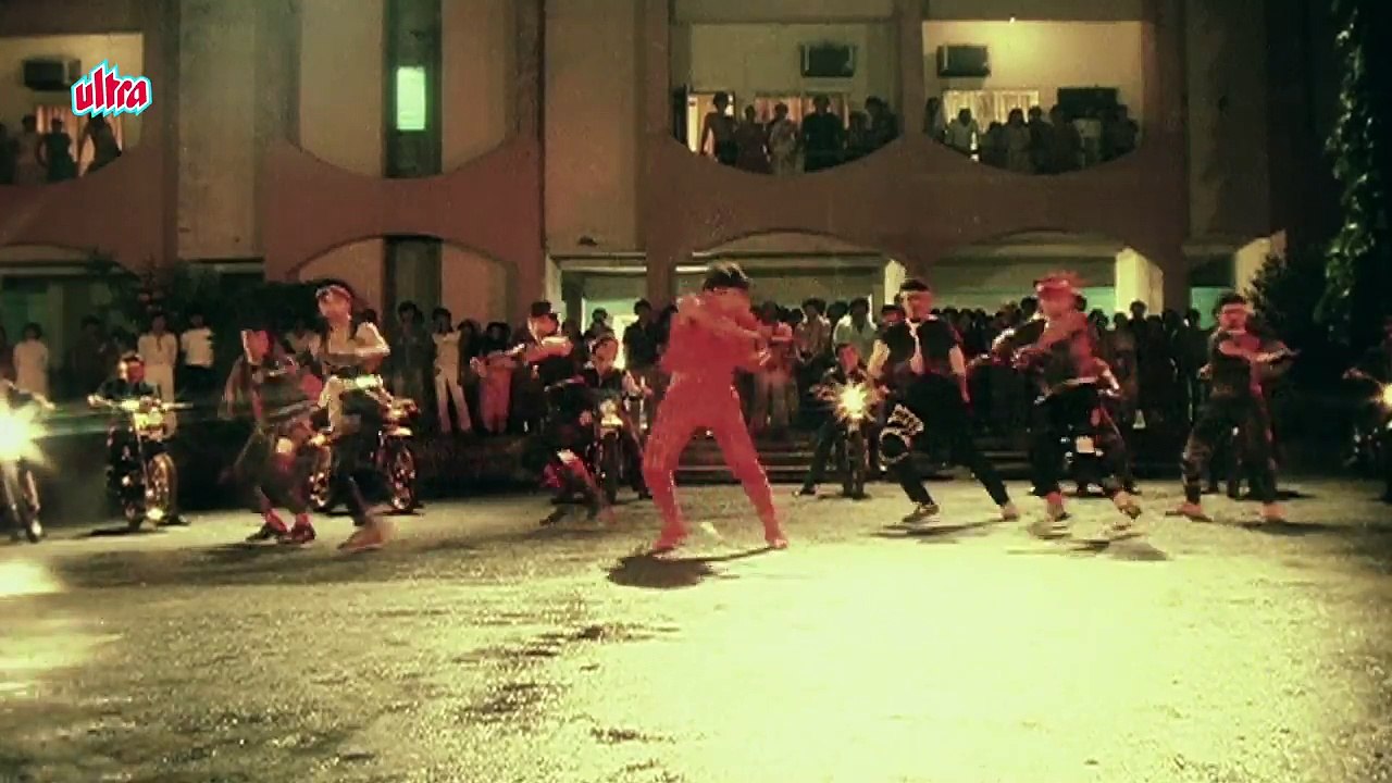 I am a Street Dancer - Govinda, Amit Kumar, Ilzaam Song