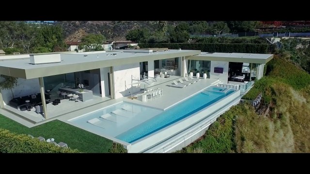 Criou vídeo com mulheres seminuas para vender mansão de 100 milhões de dólares