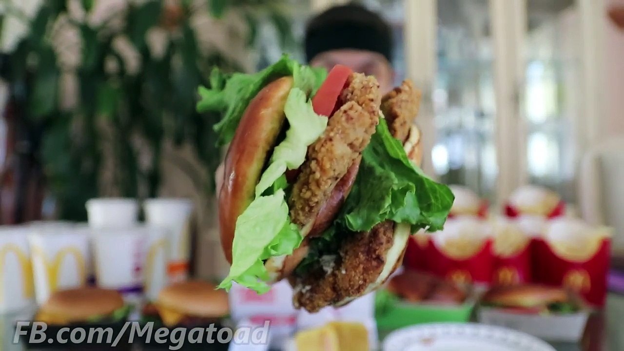 Il mange 10 menus McDonald d'un coup !!