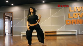 hot indian girls dance you guys must see this!