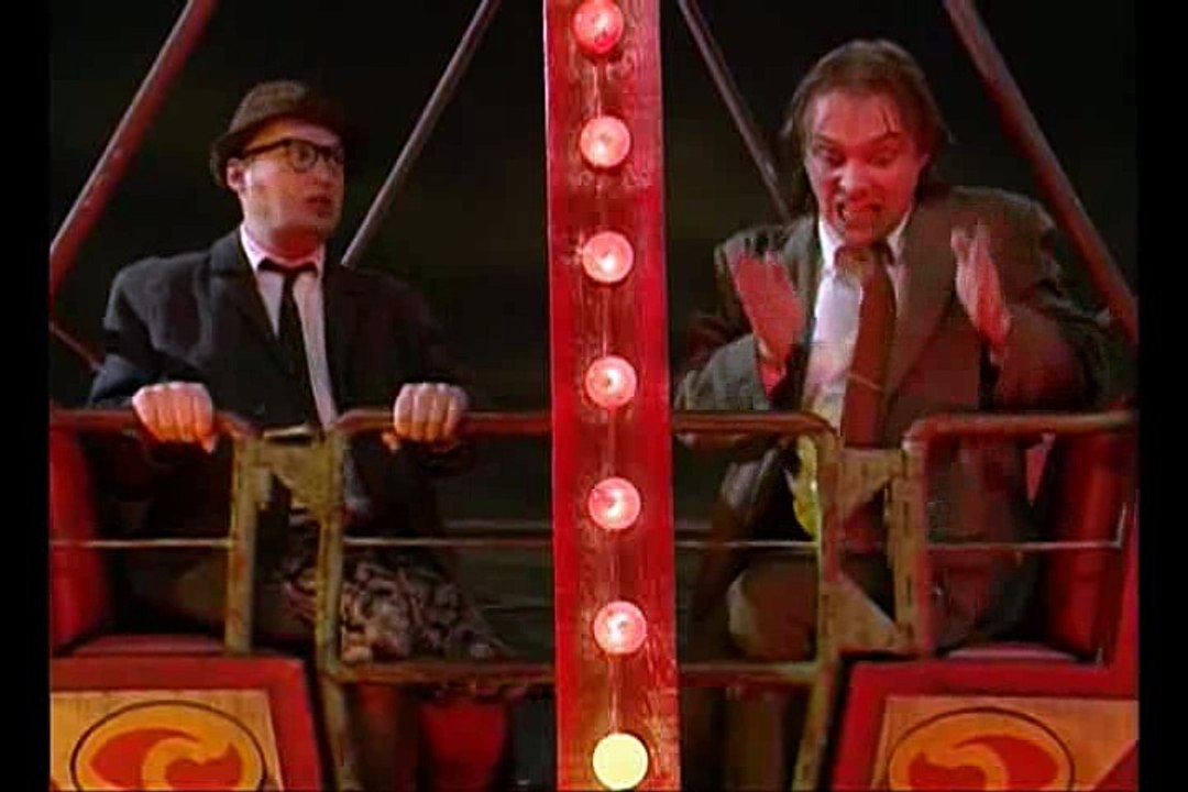 Bottom S03E01 - Hole