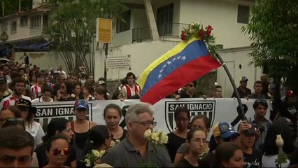 Download Video: Marcha en Caracas por la última víctima de la represión policial de las protestas antigubernamentales