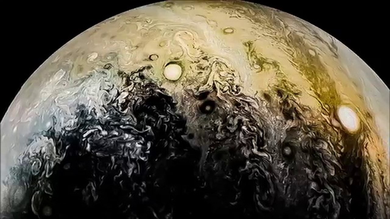La sonde Juno transmet des images étonnantes